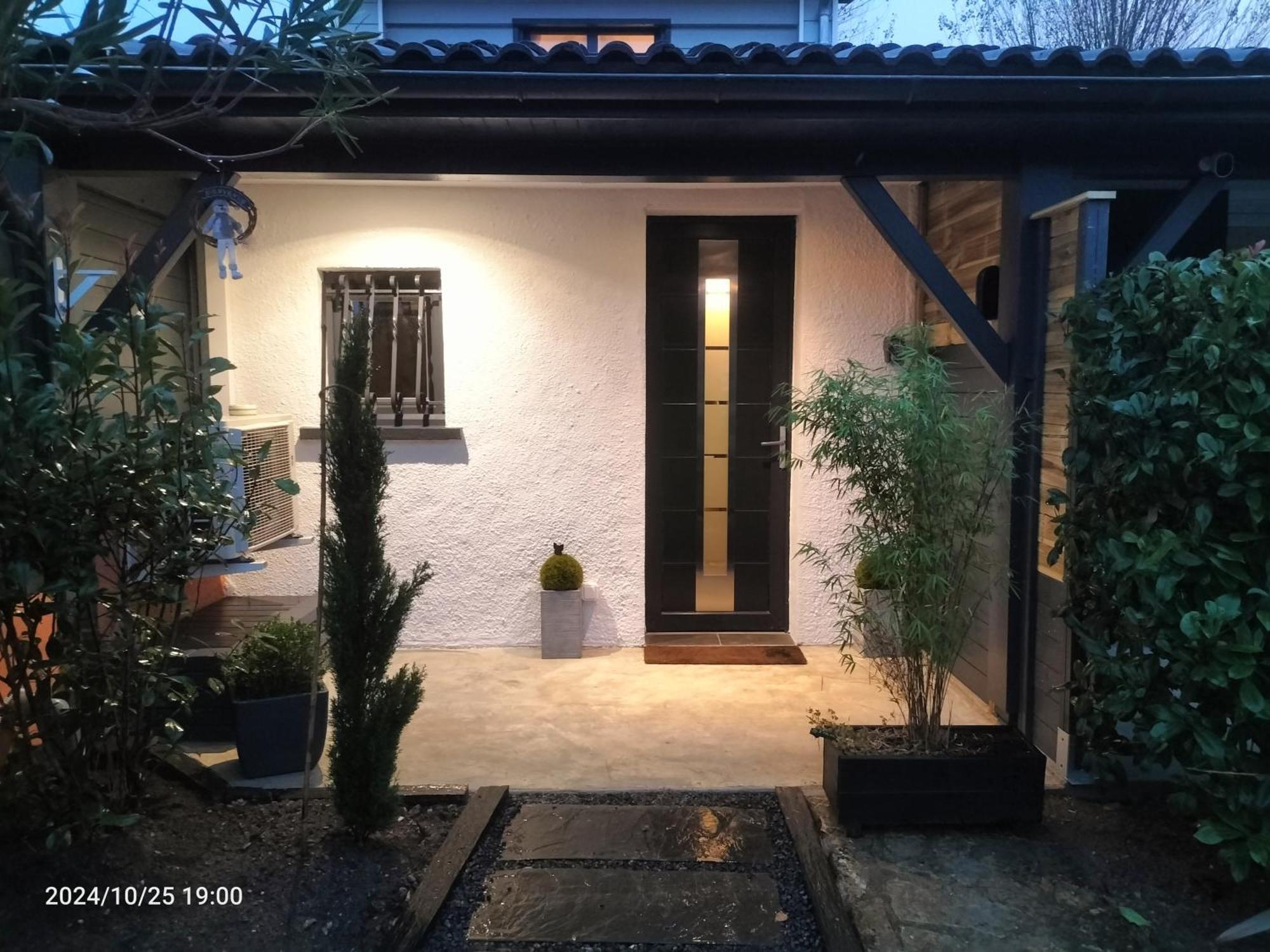Au Bord Du Vieux Moulin Apartment Merignac  Luaran gambar